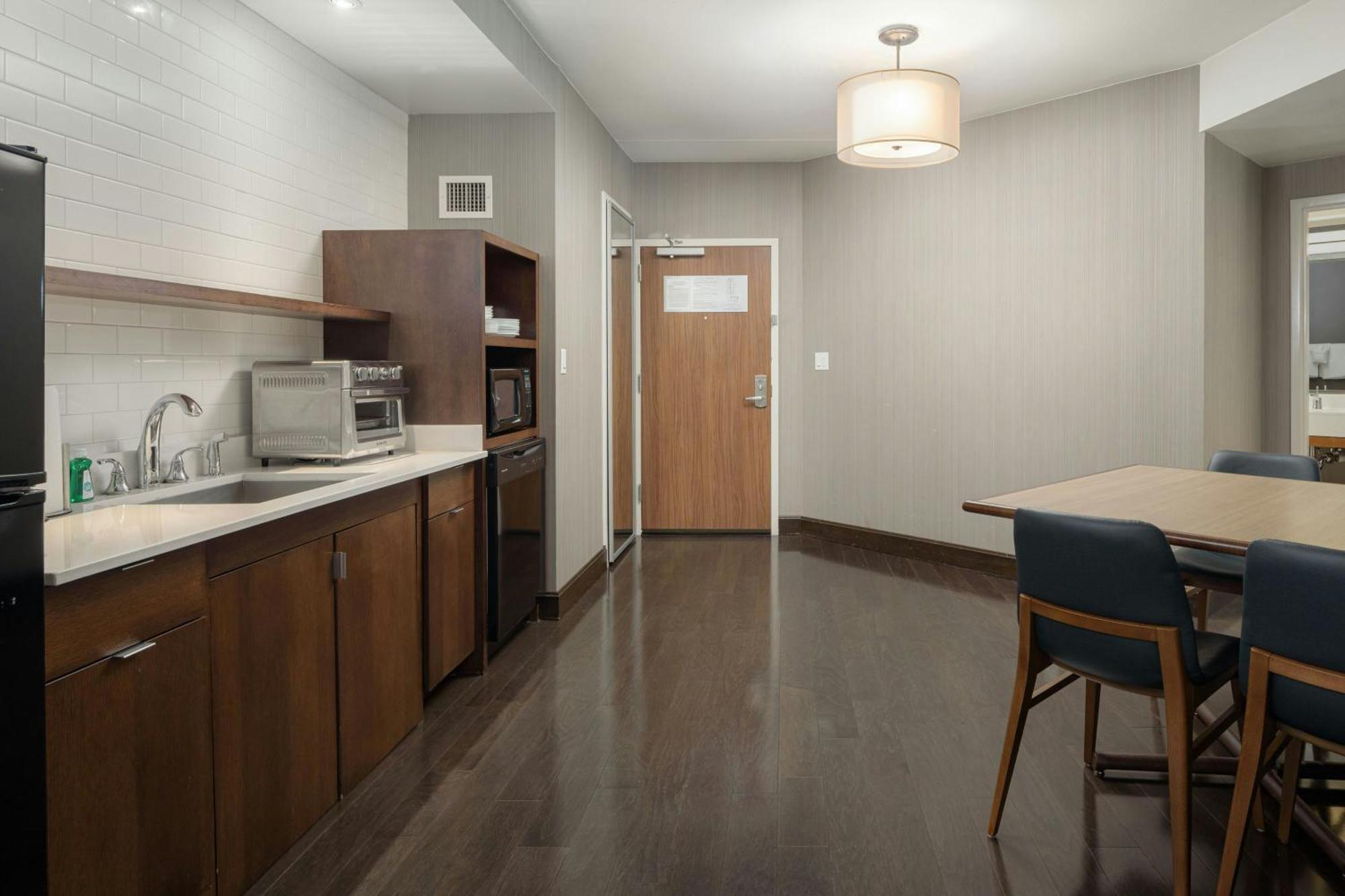 Отель Courtyard By Marriott Gatlinburg Downtown Экстерьер фото